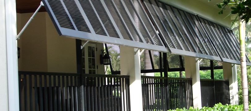 Exterior wood true louver colonial shutters