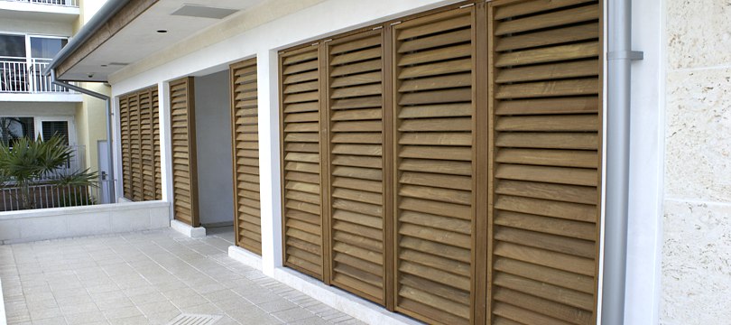 Exterior wood true louver colonial shutters
