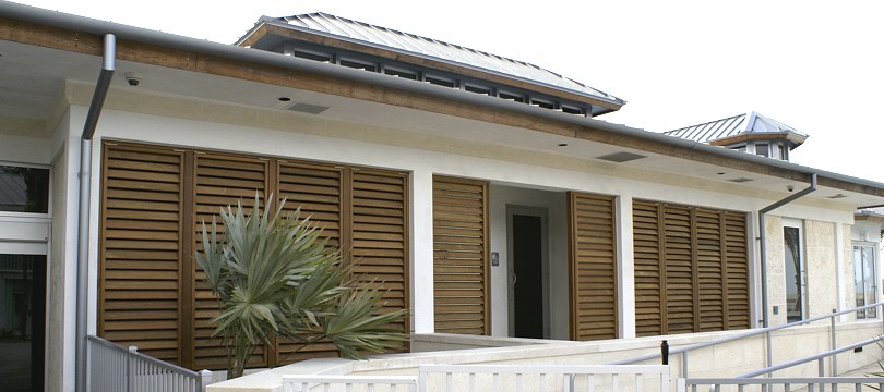 Exterior wood true louver colonial shutters